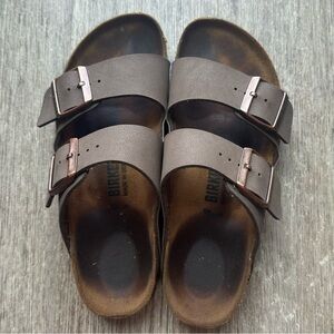 BROWN BIRKENSTOCKS
